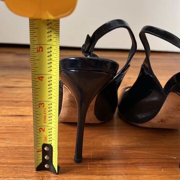 Gucci Navy Patent Leather Slingback Heels 9 - Picture 9 of 10